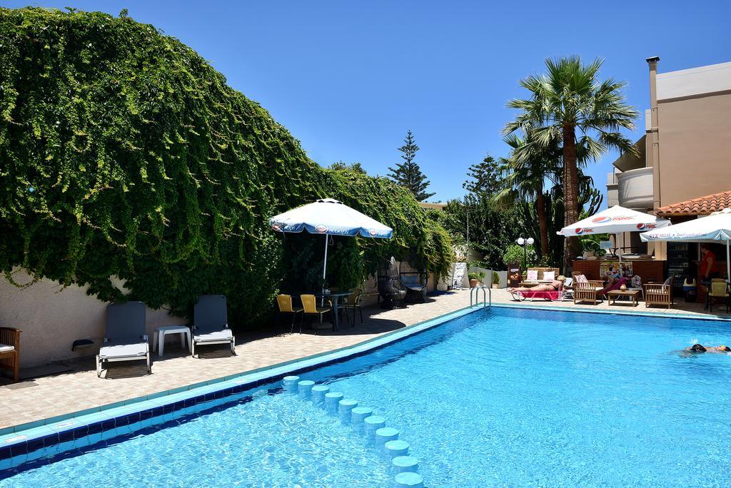 Akatos Hotel Agia Marina Esterno foto